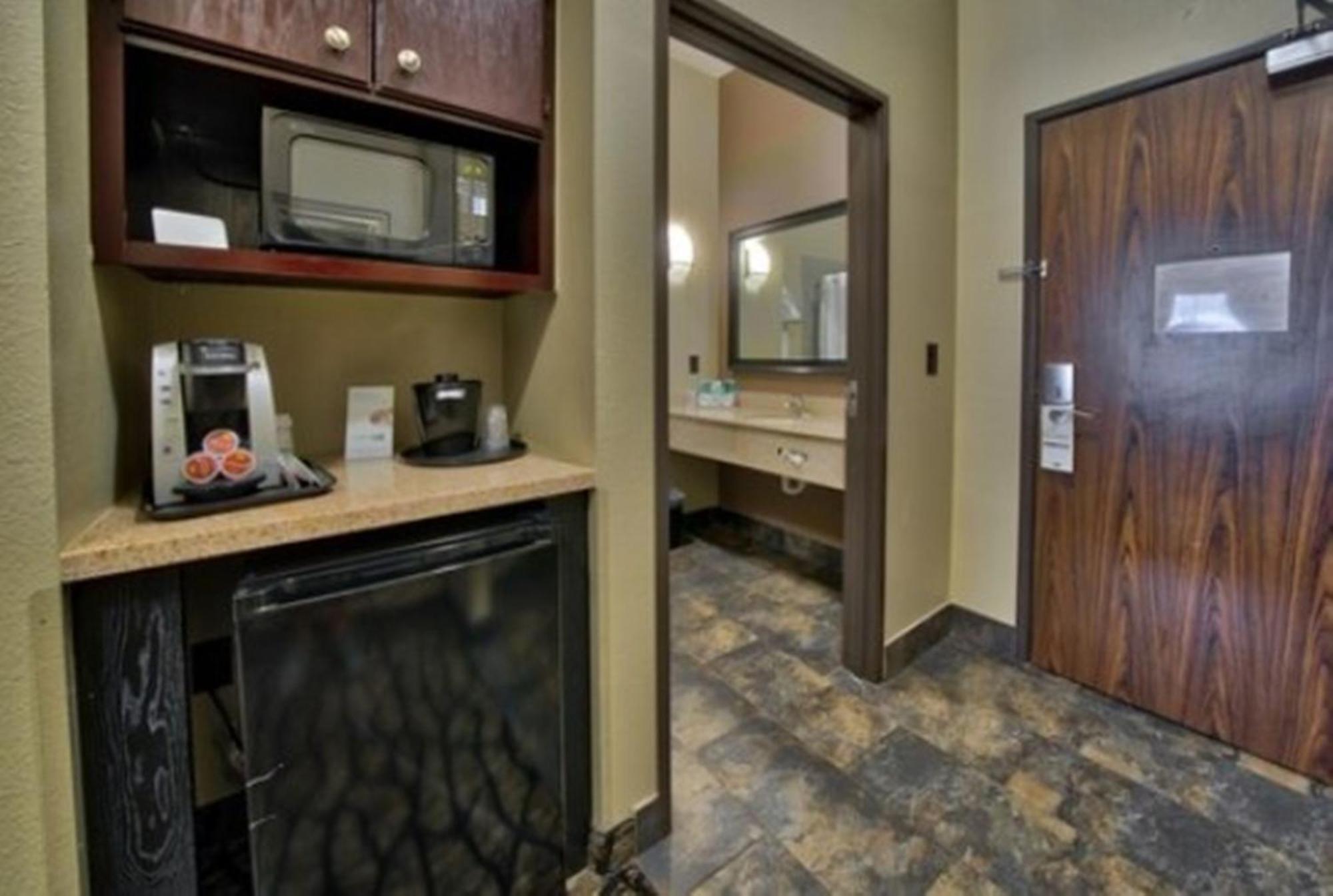 Holiday Inn Express And Suites Lubbock South By Ihg Стая снимка